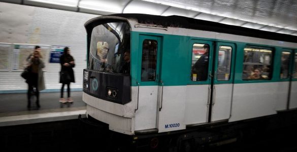 Crack à Paris : une toxicomane jugée pour avoir poussé une femme sur les rails du métro