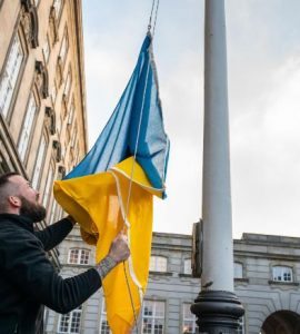 Denmark opens its arms to Ukrainians, while trying to send Syrian refugees home