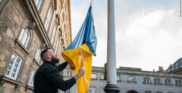 Denmark opens its arms to Ukrainians, while trying to send Syrian refugees home
