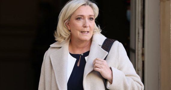 Marine Le Pen refuse de débattre avec Valérie Pécresse, mais veut bien avec Jean Castex