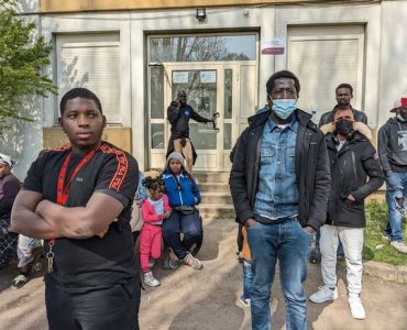Les résidents du centre d'accueil des demandeurs d'asile de Vergigny protestent contre la vétusté de leur foyer
