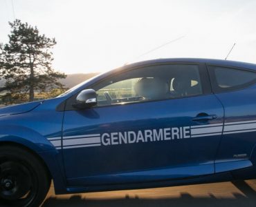Isère L'Isle-d'Abeau : tirs de mortiers, poubelles et voitures incendiées