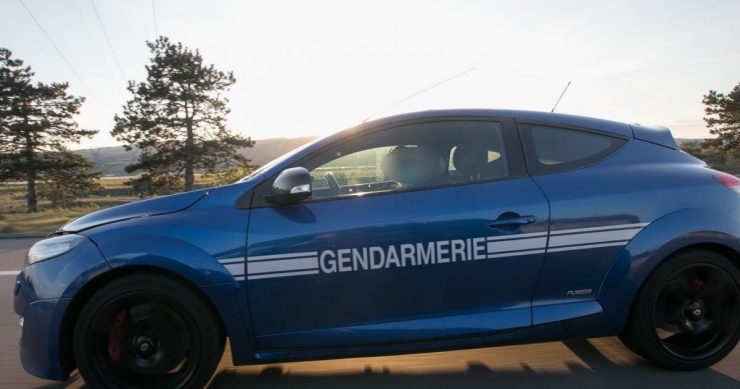 Isère L'Isle-d'Abeau : tirs de mortiers, poubelles et voitures incendiées