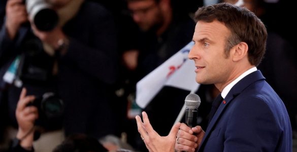 "Lui, au moins, il n’est pas obsédé par les migrants" : la victoire de Macron rassure les étrangers de France
