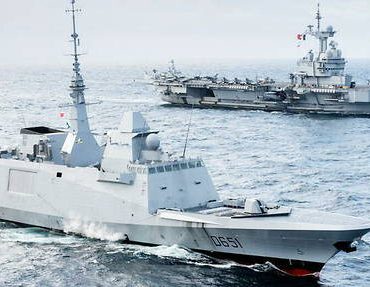 Faute de budget, une frégate protégeant le « Charles de Gaulle » privée de brouilleurs antimissile