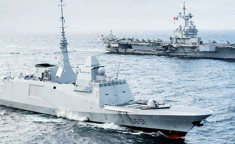 Faute de budget, une frégate protégeant le « Charles de Gaulle » privée de brouilleurs antimissile