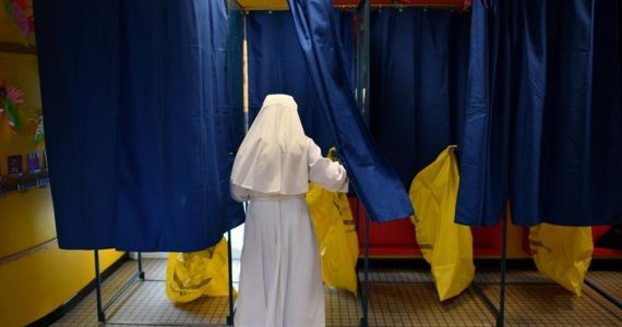 «Chez les catholiques pratiquants réguliers, le vote contestataire est désormais dominant»