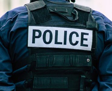Creil : Les policiers encerclés et agressés par des dizaines d'individus lors d'une interpellation