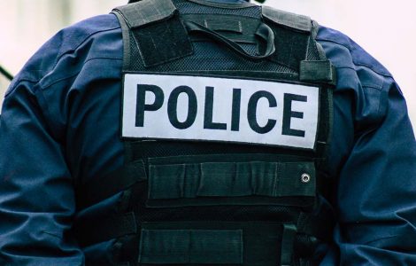 Creil : Les policiers encerclés et agressés par des dizaines d'individus lors d'une interpellation
