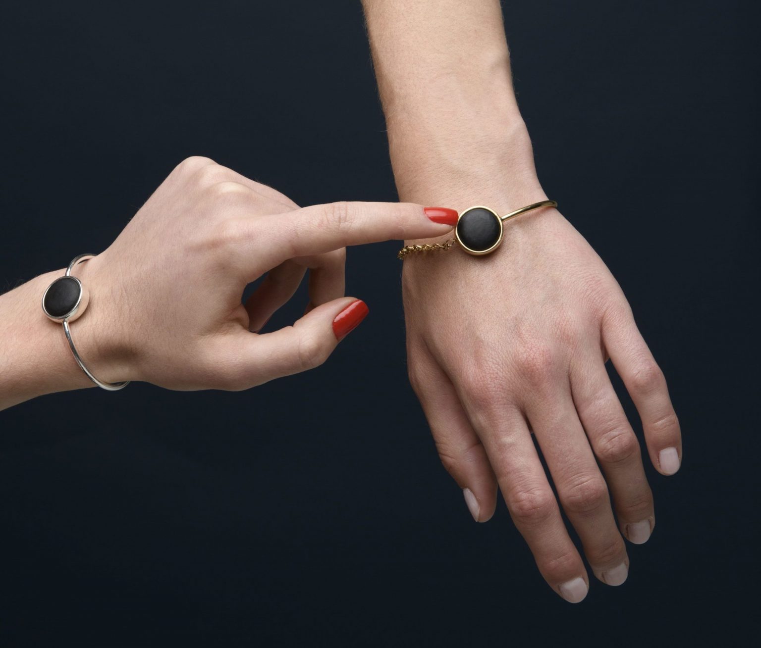 Découvrez le bracelet antiagressions Fdesouche