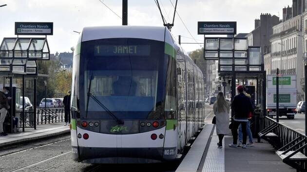 Nantes. Une bagarre dégénère dans le tram, un homme poignardé au thorax et à la tête