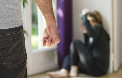 Vannes. Le fils de 8 ans filme sa maman se faisant tabasser par le père... qui part en prison