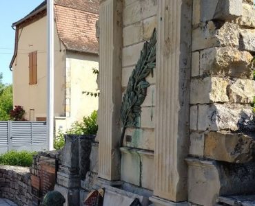 Lot : Le monument aux morts de Bretenoux, sa statue et sa plaque, saccagés durant la nuit