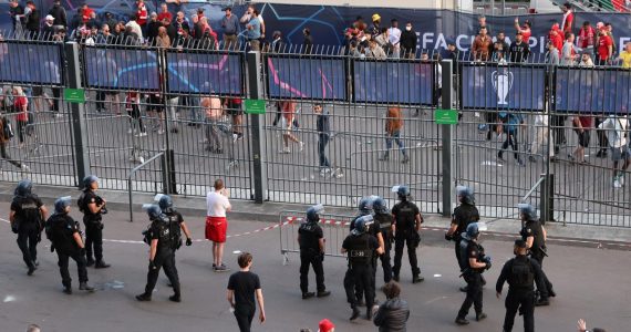 Vols, violences et fraudes autour du Stade de France : "Jamais les policiers n'avaient vu un tel chaos"