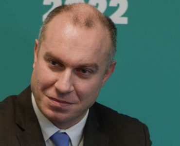 Critiqué pour avoir pris un vol intérieur, François Gemenne quitte Twitter : « Attention à la quête de pureté et de radicalité »