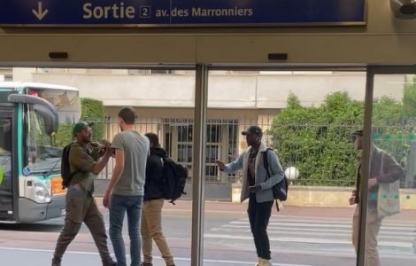 Un militant de Reconquête! agressé par un multirécidiviste algérien, protégé par un collectif d’extrême gauche