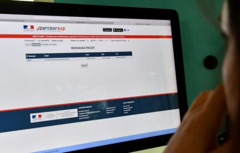 "On n'a jamais vu ça": à Brest, un jeune migrant congolais voit ses 25 vœux acceptés sur Parcoursup