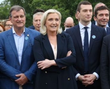 Pour la présidence du Rassemblement national, Louis Aliot lance le match contre Jordan Bardella