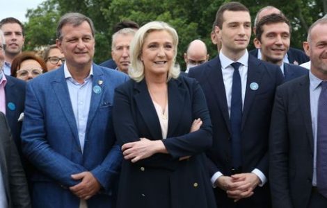 Pour la présidence du Rassemblement national, Louis Aliot lance le match contre Jordan Bardella