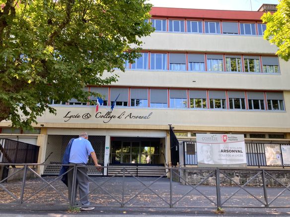 Un adolescent de 15 ans privé de sortie scolaire à Brive (Corrèze) à cause de sa nationalité russe