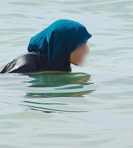 INFO LA DEPECHE. À Toulouse, des dizaines de femmes se sont baignées en burkini dans une piscine municipale
