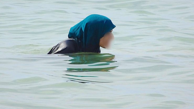 INFO LA DEPECHE. À Toulouse, des dizaines de femmes se sont baignées en burkini dans une piscine municipale