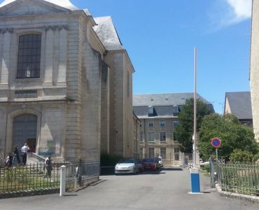 Bourges : une Erythréenne agresse une assistante sociale avec un couteau