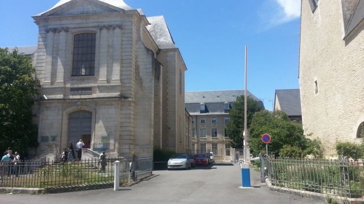 Bourges : une Erythréenne agresse une assistante sociale avec un couteau
