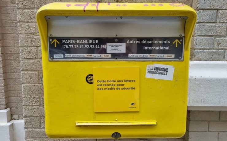 Paris : 200 boites aux lettres de La Poste fermées pour éviter le vol des  courriers 