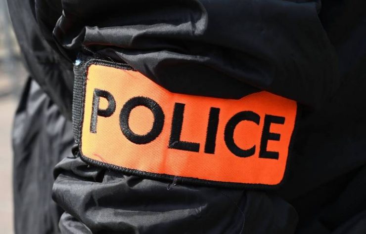 Besançon : Un policier visé par un scooter en pleine cage d’escalier
