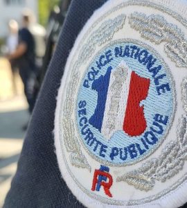Deux policiers braqués à Carpentras