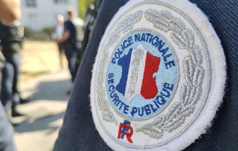 Deux policiers braqués à Carpentras