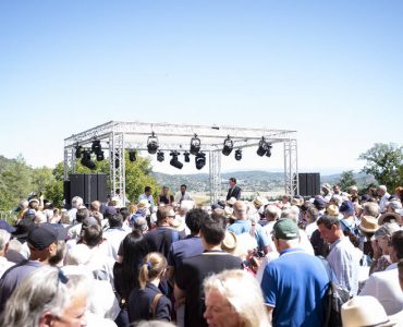 Saisie de drogue, faux commandant d’Interpol... comment une ex-soutien de Zemmour a voulu piéger l’université d’été de Reconquête