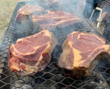 Oui, plus les hommes sont amateurs de viande rouge, plus ils sont... sexistes