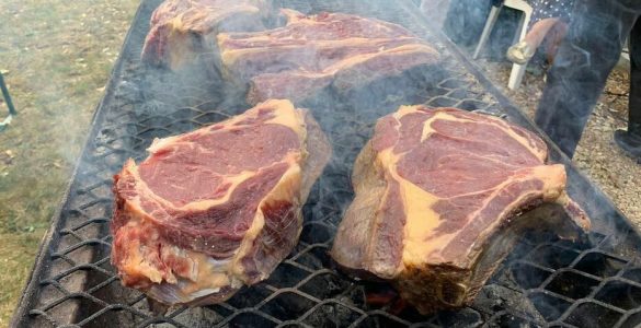 Oui, plus les hommes sont amateurs de viande rouge, plus ils sont... sexistes