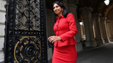 Ligne très à droite, pro-Brexit et anti-wokiste : qui est Suella Braverman, la nouvelle ministre de l'Intérieur britannique ?