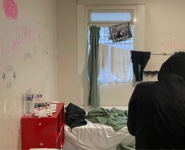 Neuf hommes activement recherchés après leur évasion du CRA de Oissel vendredi