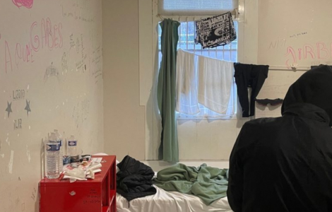 Neuf hommes activement recherchés après leur évasion du CRA de Oissel vendredi