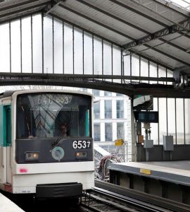 Paris : le pédophile de la ligne 6 du métro remis en liberté dans l’attente de son procès