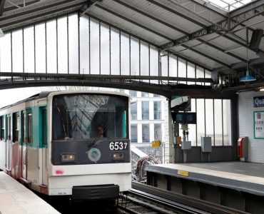 Paris : le pédophile de la ligne 6 du métro remis en liberté dans l’attente de son procès