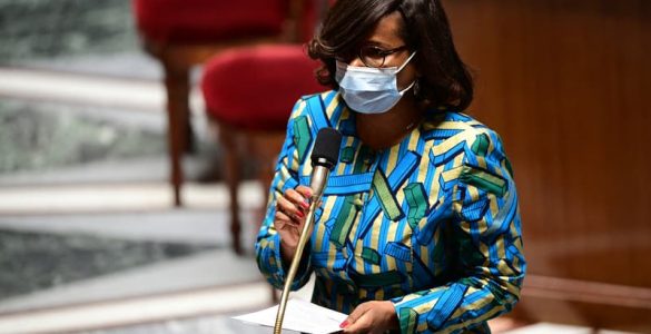 "J'en tremble encore": Élisabeth Moreno dénonce le racisme dont elle a été victime dans un café parisien