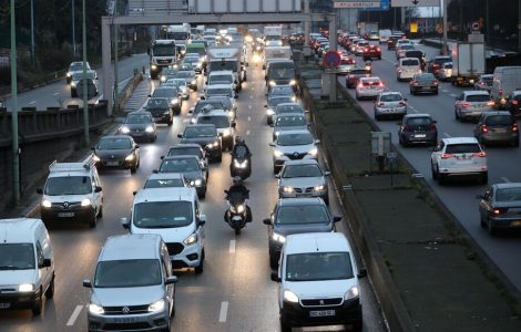 A6a : des militants écologistes de «Dernière Rénovation» ont bloqué l’autoroute à Arcueil