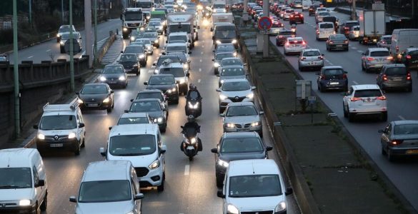 A6a : des militants écologistes de «Dernière Rénovation» ont bloqué l’autoroute à Arcueil