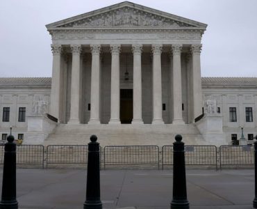 États-Unis: un découpage électoral jugé défavorable aux Afro-Américains divise la Cour suprême