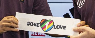 Mondial de foot au Qatar : menacés par la FIFA, sept équipes renoncent au brassard de soutien aux LGBT