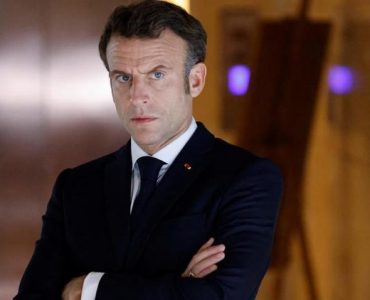 Coupe du monde 2022 : «Il ne faut pas politiser le sport», affirme Emmanuel Macron