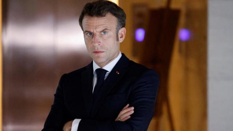 Coupe du monde 2022 : «Il ne faut pas politiser le sport», affirme Emmanuel Macron
