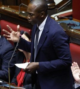 Italie : un député pro-migrants suspendu pour soupçons de mauvais traitements infligés à des migrants