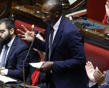 Italie : un député pro-migrants suspendu pour soupçons de mauvais traitements infligés à des migrants