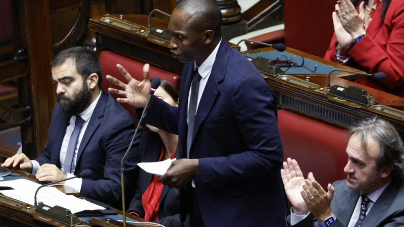 Italie : un député pro-migrants suspendu pour soupçons de mauvais traitements infligés à des migrants